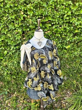 ✨Boho Paisley Floral Poncho blouse